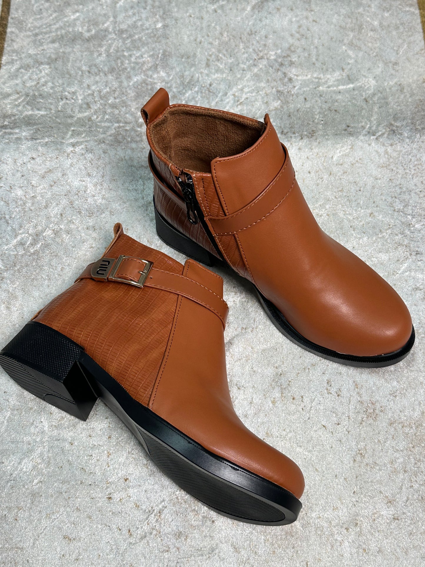 بوتس نسائي شتوي