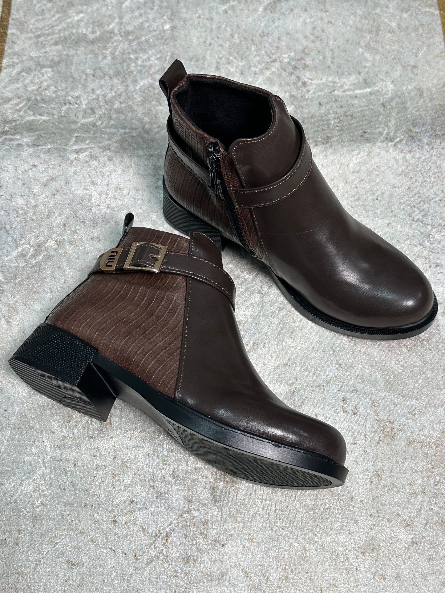 بوتس نسائي شتوي